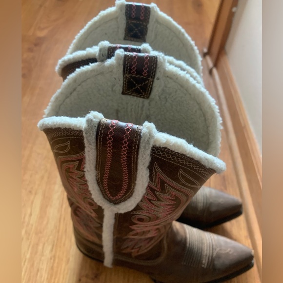 Women’s Ariat Boots - Picture 1 of 5